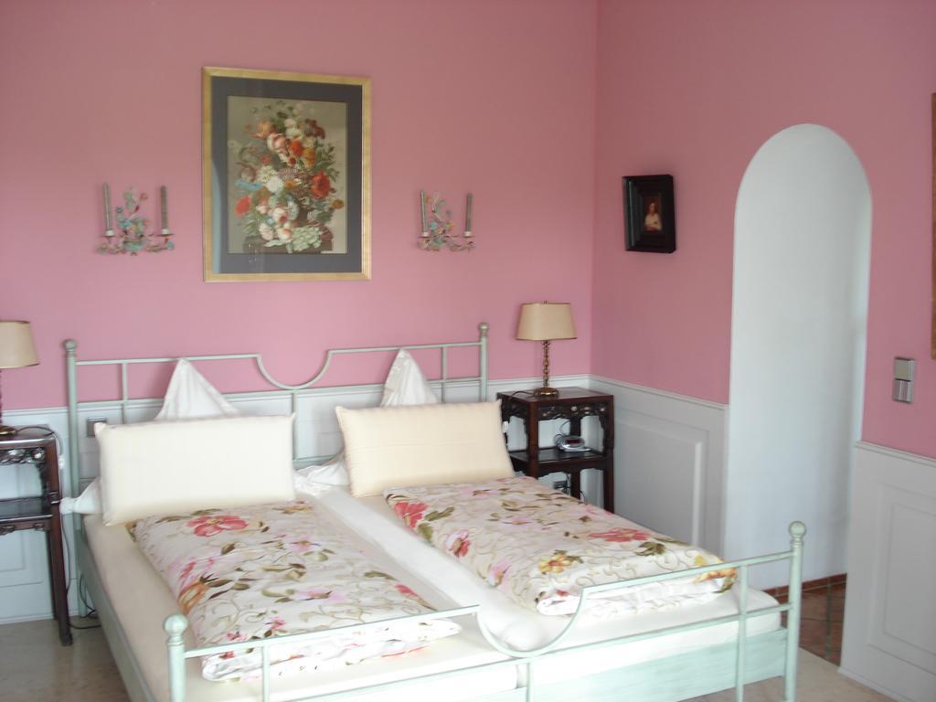 Hotel-Restaurant Bergmuehle Neudrossenfeld Buitenkant foto